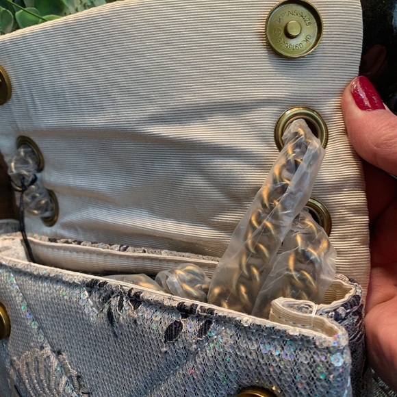 SOLD⛔️KURT GEIGER LONDON INBEDED Sequins floral Magnetic Flap Crosby/Shoulder - Picture 16 of 17